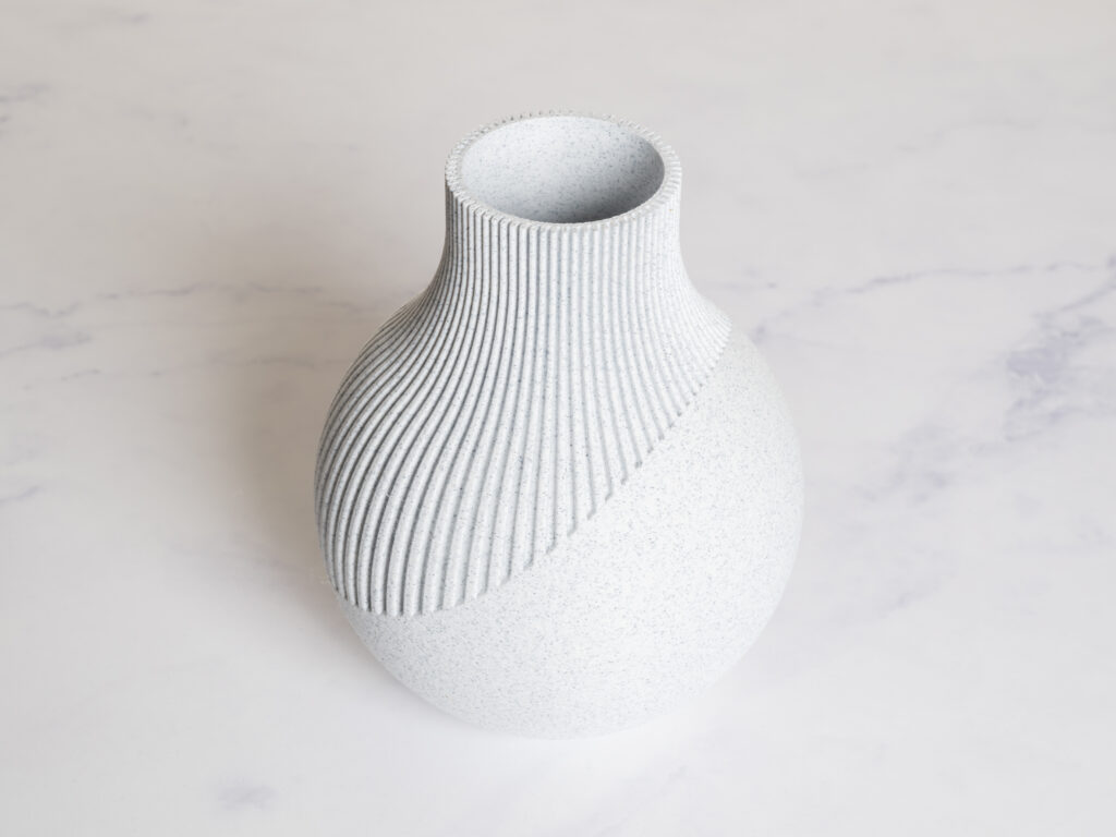 Neki Japandi vase skrå linjer